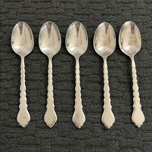 Oneida Cello Stainless (Betty Crocker)
Soup Spoons (5)